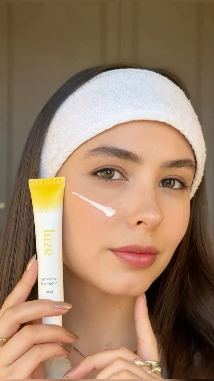 Criadora de conteúdo brasileira ganhando dinheiro com a Noovid